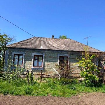 Дім під ремонт     .