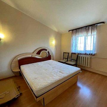 Оренда трикімнатної квартири в центрі 15000$