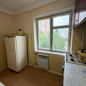 3-кімнатна, вул. Незалежності, 44