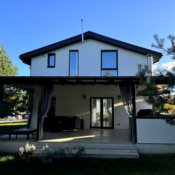 Продаж 2 поверхового будинку з ділянкою на 8 соток, 108.3 кв. м, 4 кімнати, на вулиця Весняна