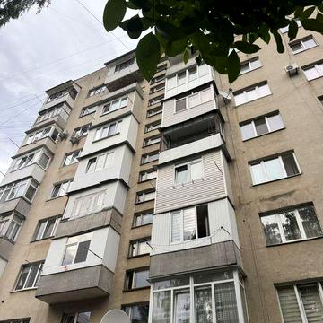 1 чешка Івасюка район парку Жовтневого