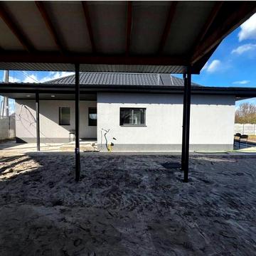 Продам новый дом с ремонтом  в с.Обуховка (100 м.до леса)
