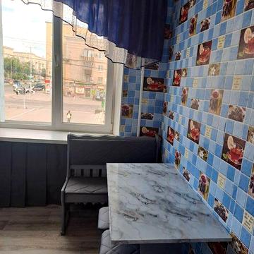1 комнатная квартира в центре, р-н Металлургов Вознесеновский