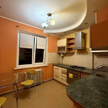 Здається в оренду 1-шка по вулиці Момота 40