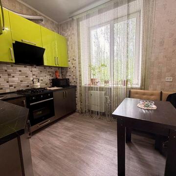Продам ПРОСТОРУ 3 х кімн квартиру ЦЕНТР ,  вул. Г. України