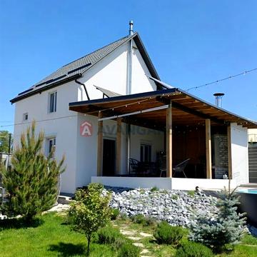 Продам сучасний будинок Перемога-6 з ремонтом і сонячними батареями!