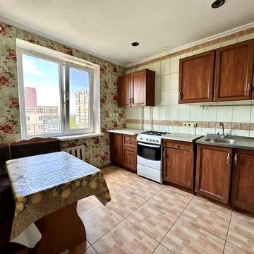 Продам 2-х к. квартиру 52 м2  ул. Янтарная левый берег