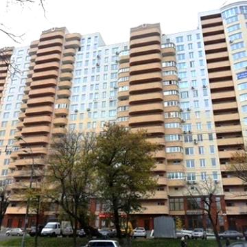 Лобановського вул. 150-А. Квартира з меблями і технікою в новому будинку біля метро.