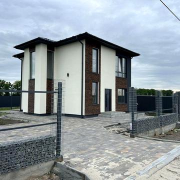 Будинок 120 квадратiв, дiлянка 5.5 соток, розтермінування.