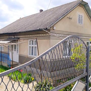 Продається будинок 40км від Чернівців