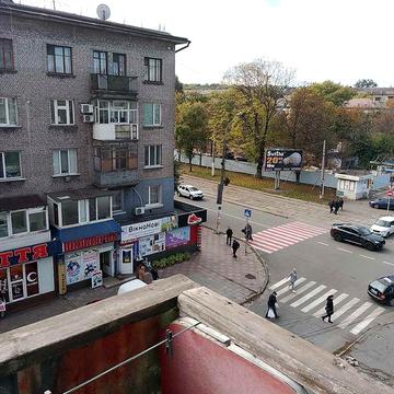 Продам 2-к квартиру по пр. Свободи м. Камянське