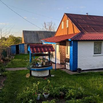 Хата двір гарна дорога школа