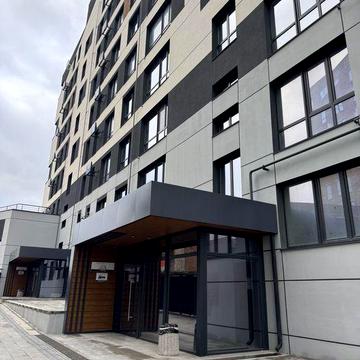Здається свіженька квартира в центрі !