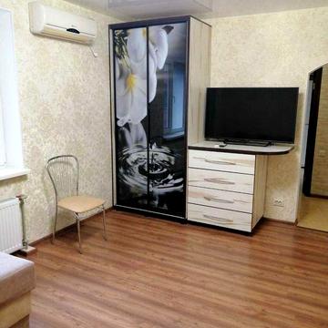 Сдам 2 ком кв. 3 этаж   1 й - ЮЖНЫЙ  пески .  в НОВОМ  доме  от собственника