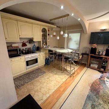 Продаж 3 кімнатна квартира вул Сержа Лифаря 11а Троєщина