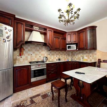 Оренда 3 кімнатної. квартири по пр Червоної Калини