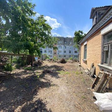 Будинок в центрі, земельна ділянка, хата, житло