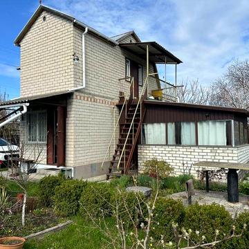 Продажа дачного будинку із земельною ділянкою