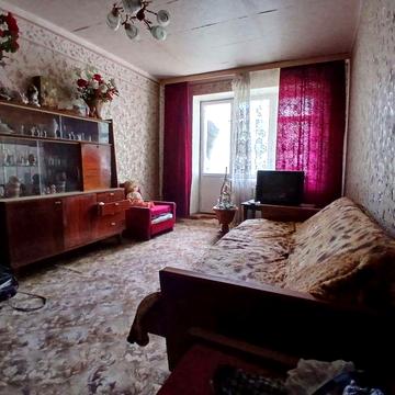 Двокімнатна квартира на Тищика, 1 поверх, балкон , цегляний будинок, не кутова