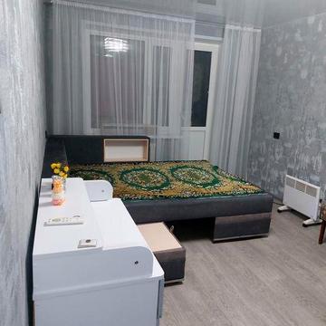 Продається 2 кімнатна на ПХЗ
