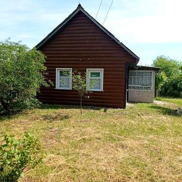 Гарненький будиночок недалеко від міста в селі Піски.