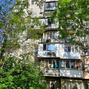 Продам от хозяина 1комнатную квартиру на 7м этаже 9ти этажного кирпичного дома на ул. Ярослава Мудрого (Академика Глушко) 30/2