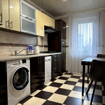 Продам квартиру в центрі міста 3-х кімнатна.