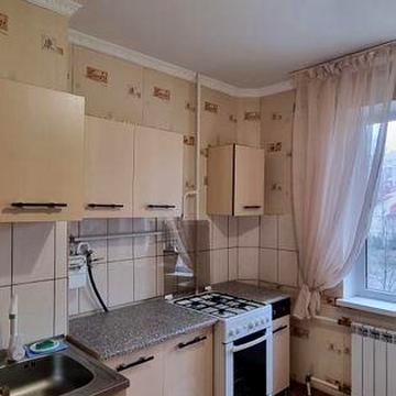 Оренда гарної квартири на Таврійському . Третій поверх .