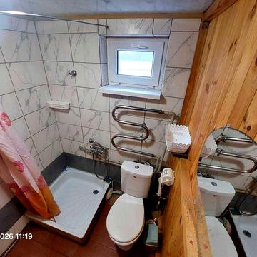 частина будинку в районі базару. Терміново. торг.