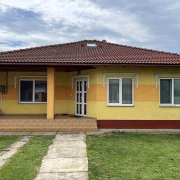 Продам будинок 103 м2 приват ділянка 16 сотин Берегівський р-н смт Батьово