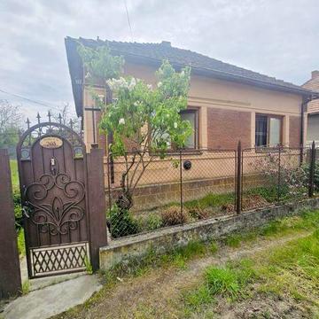 Продаж будинку в м.Берегове, 77 кв.м, 10 соток ділянки
