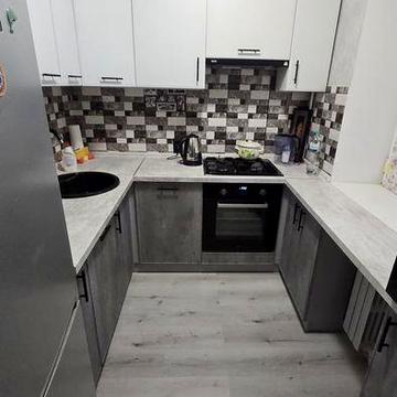 3 станция Фонтана /Сегедская  В продаже 3-х комнатная квартира 56 кв.м.  Двухсторонняя  Балкон   4 этаж