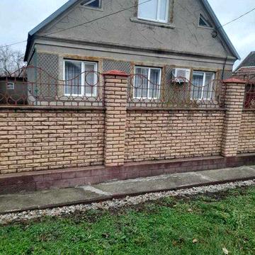 Продам газифицированный дом в Раздельной на 10 сот. земли