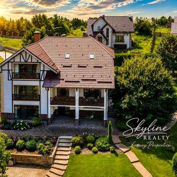 Продам шикарний будинок в оточенні лісу.  Іванковичі. 35 соток.