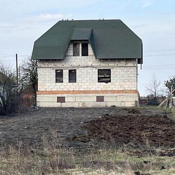 Недобудова продається , можливе закінченя будинку.