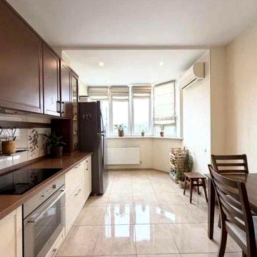Продаж,  Квартира,  3 комнаты,  79 м²,  ЖК Радужный,  Массив Радужный,  Таирова,  Одесса