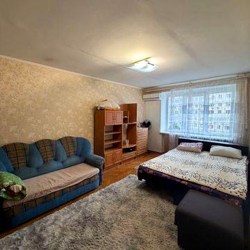Продам 1-ну квартиру  вул. Бакинська 37а
