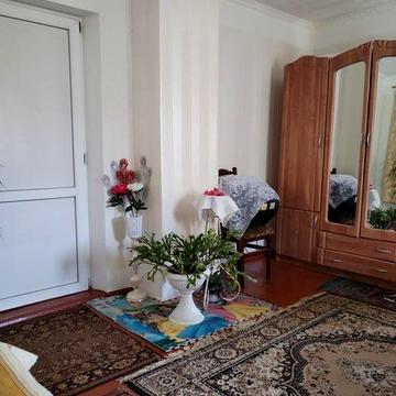 Продам будинок + фундамент на новобудову в смт. Гірник