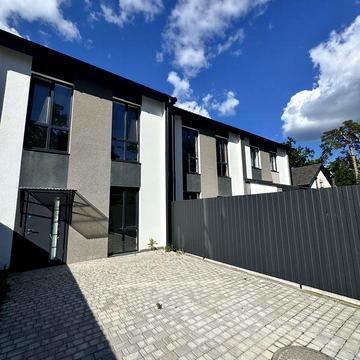 Продам таунхаус з ділянкою 1,8 соток у Ворзелі