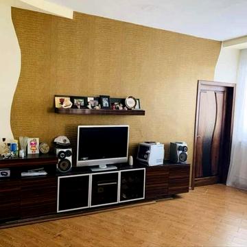 Продаж будинку на березі річки