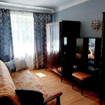 Здається 1 кімната в 2х-кімнатній квартирі з підселенням, в центрі