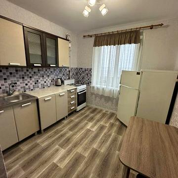 Сдам 1 к квартиру, левый берег.
