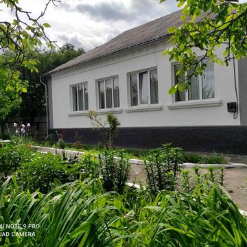 Продам добротний будинок з ремонтом