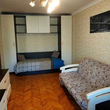 Вільна затишна 1-кімнатна квартира в центрі на тривалий термін