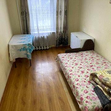Здається кімната в гуртожитку