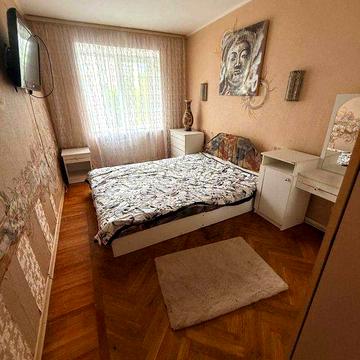 Здам в оренду 3х кімнатну квартиру біля Універмагу