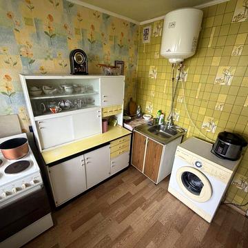 Продаж 1-к пр.Академіка Корольова,12Ж Булгакова