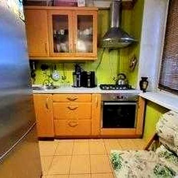 2х кімнатна вул.Зодчих 70(Академмістечко)4поверх(ліфт)