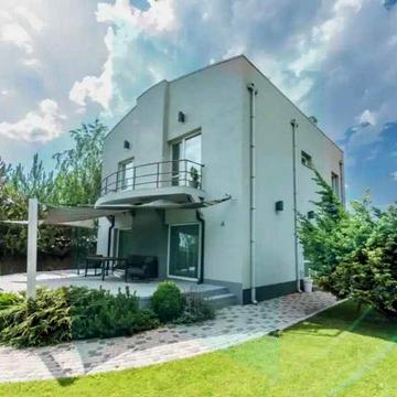 Продам розкішний будинок у котеджному містечку Любимівка