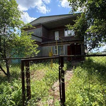 Продається 2-поверховий будинок в с.Солошино
